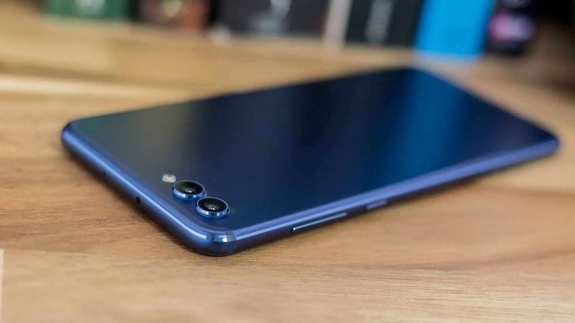 Honor 10 xuất hiện hình ảnh thực tế trước ngày ra mắt