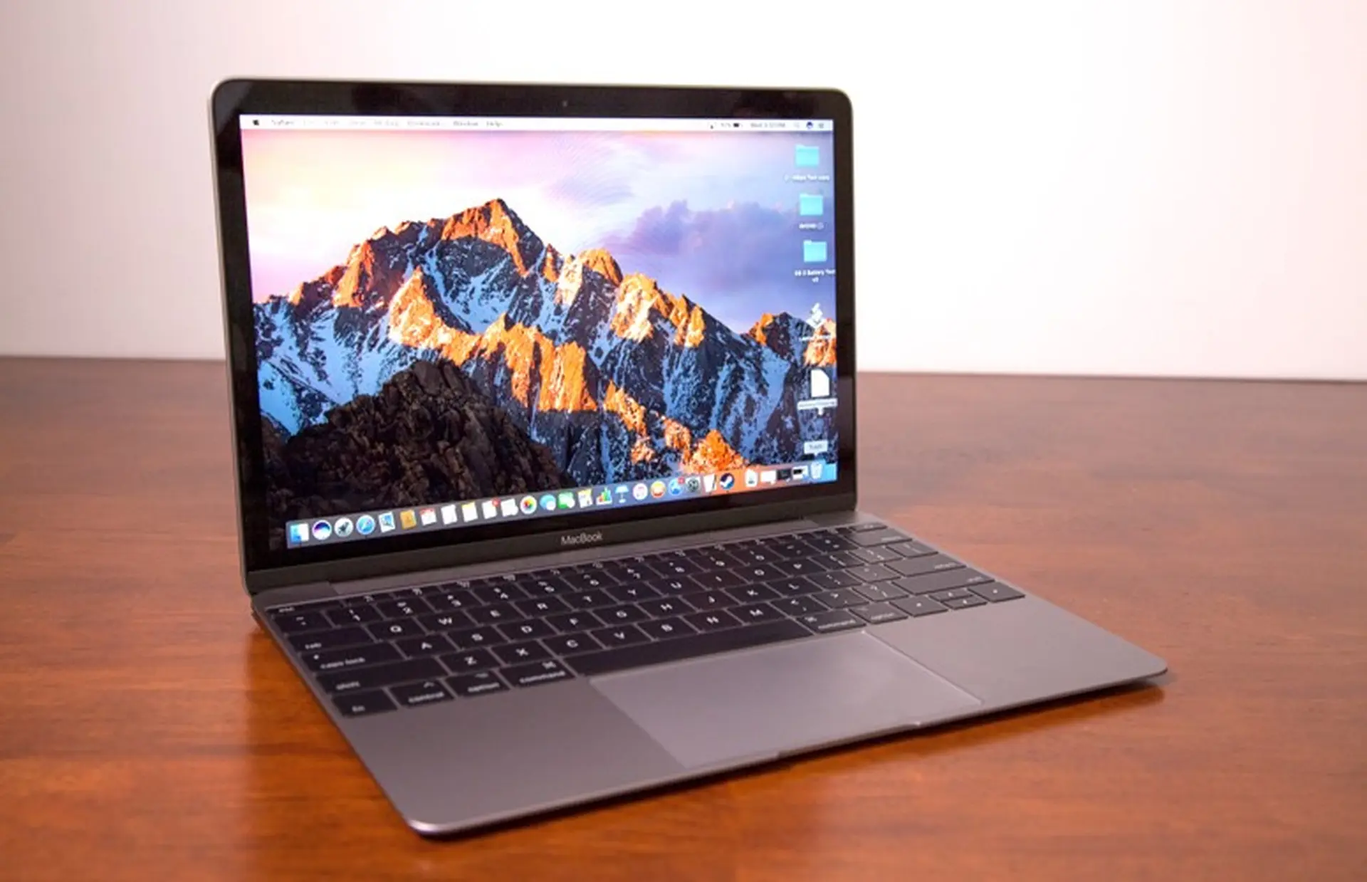Nghe lời fan, Apple thay đổi 6 thứ sau sẽ bán được nhiều MacBook Pro hơn