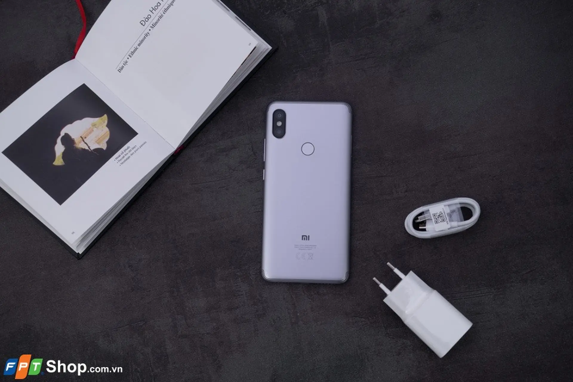 Cùng FPTShop mở hộp Xiaomi Redmi S2, đã có thể đặt hàng ngay hôm nay