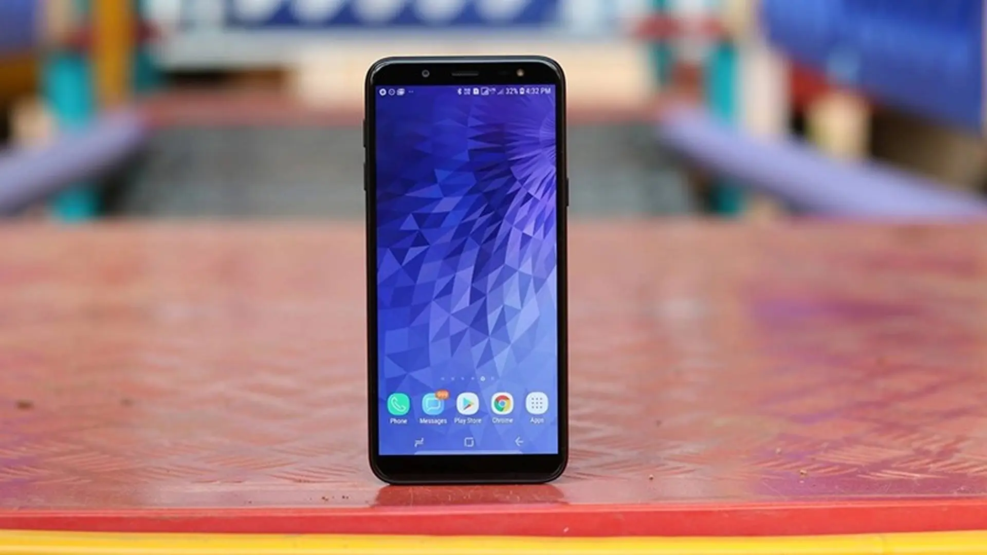 Trên tay nhanh Samsung Galaxy J6: Smartphone tầm trung mang lại nhiều trải nghiệm cao cấp!!!