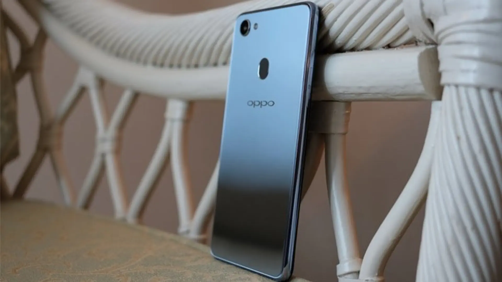 Những smartphone tầm trung tích hợp AI đang bán tại Việt Nam