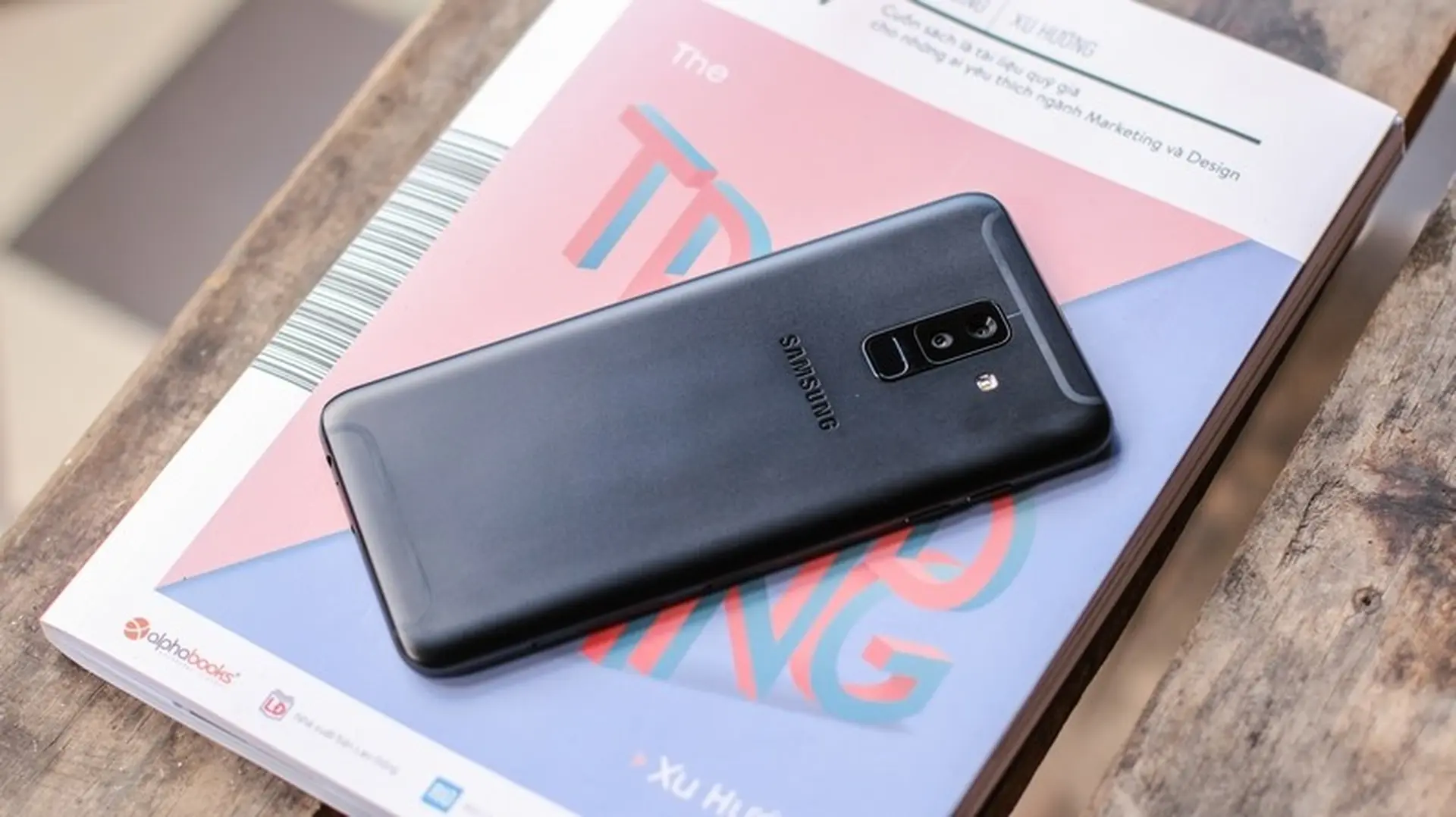 Galaxy A6/A6+ camera xóa phông, thiết kế sang trọng sắp ra mắt tại Việt Nam