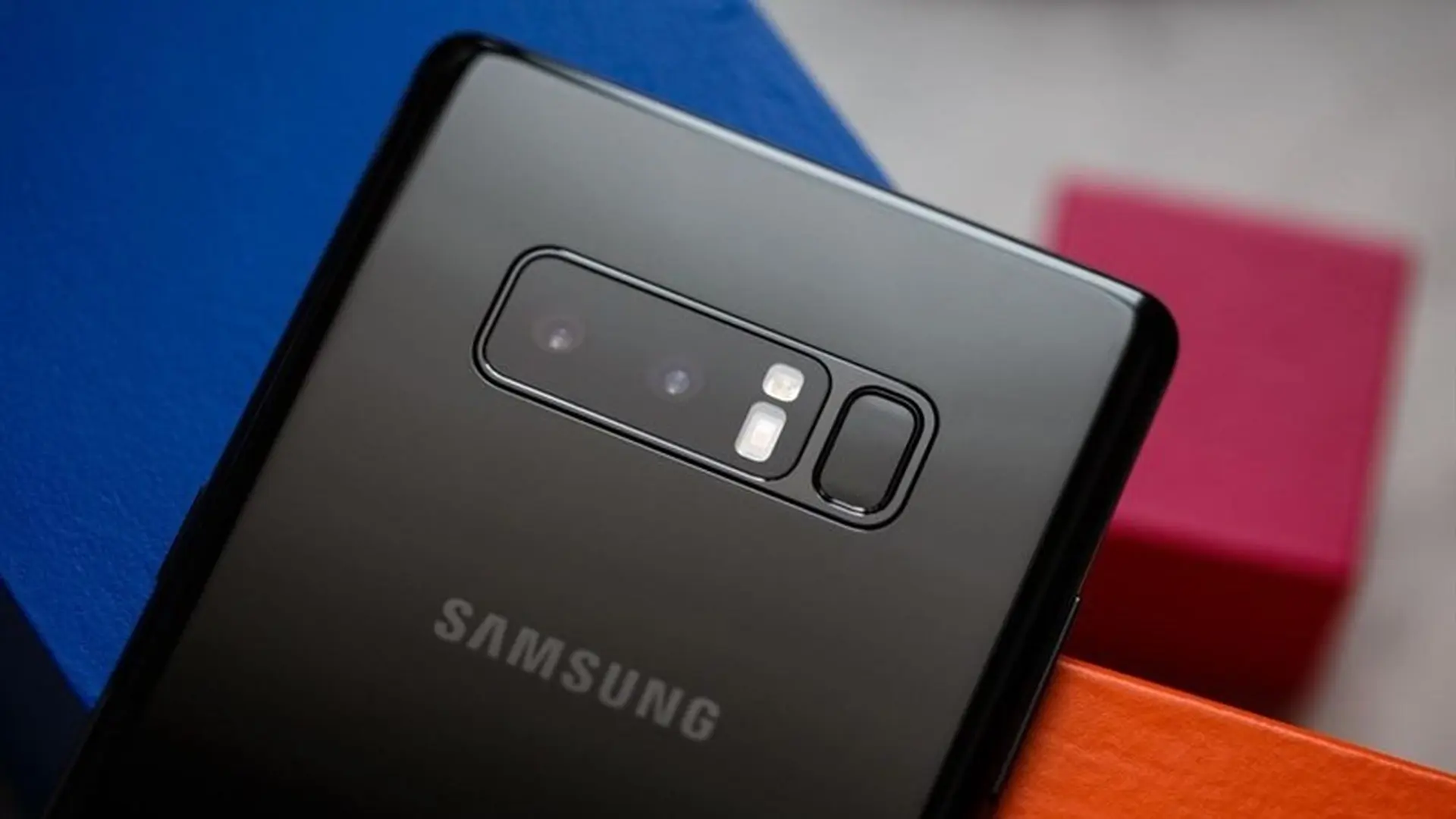 Đây là lý do vì sao Galaxy Note9 vẫn sử dụng cụm camera kép ngang như Note8