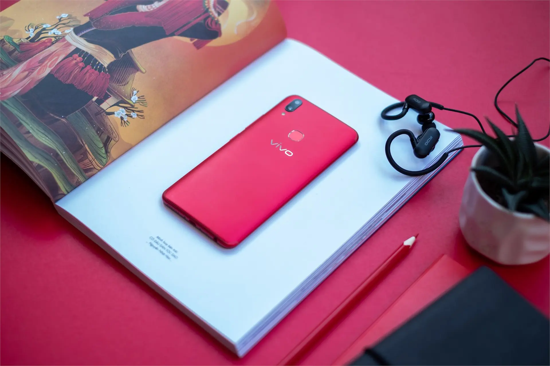 Vivo V9 trình làng sắc đỏ siêu quyến rũ với giá sốc 7,99 triệu đồng tại FPT Shop