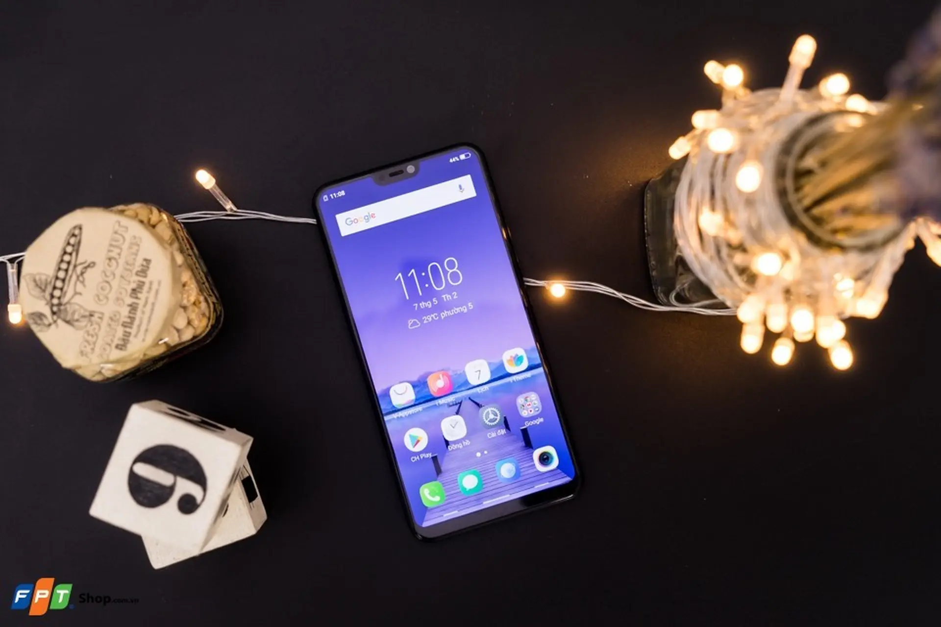 Vivo V9 Youth giảm giá kỷ lục chỉ còn 6,59 triệu đồng tại FPT Shop