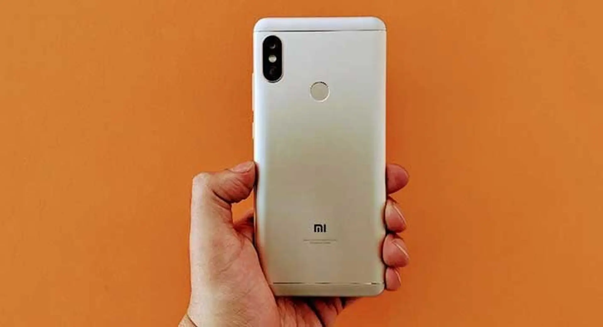 Đây là 3 mẫu smartphone cấu hình cao, thiết kế đẹp, camera kép, giá dưới 5 triệu đồng