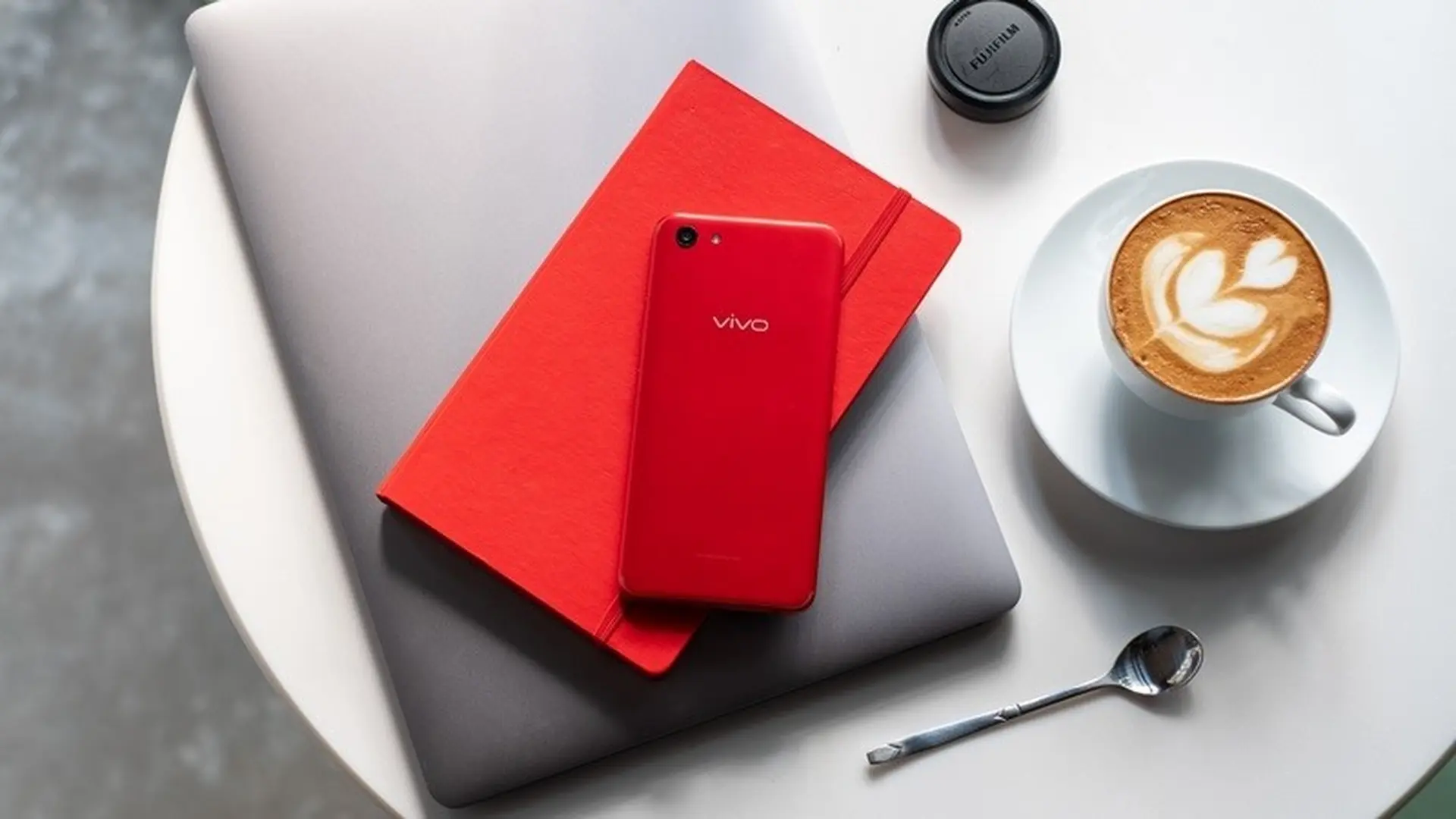 Lộ nhiều hình ảnh đẹp mắt về Vivo Y81: màn hình “tai thỏ”, màu đỏ sang chảnh, camera 13MP