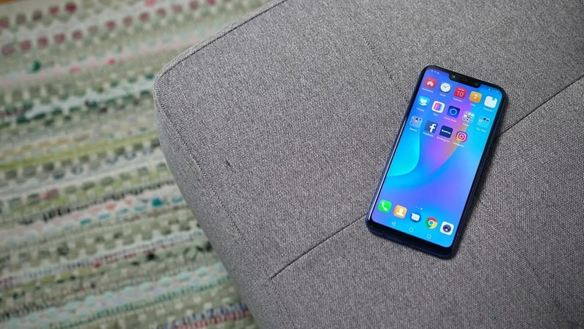 Huawei Nova 3i ra mắt: màn hình “tai thỏ”, 4 camera hỗ trợ AI, tích hợp GPU Turbo, giá chỉ…