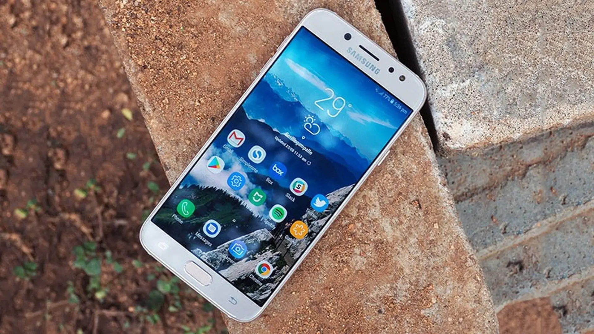 Samsung Galaxy J7 Pro sẽ được lên thẳng Android 8.1 Oreo