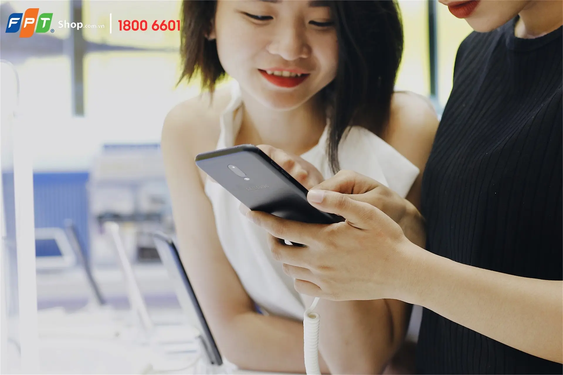 FPT Shop giảm 500.000 đồng và tài trợ 100% lãi suất cho Galaxy J7+