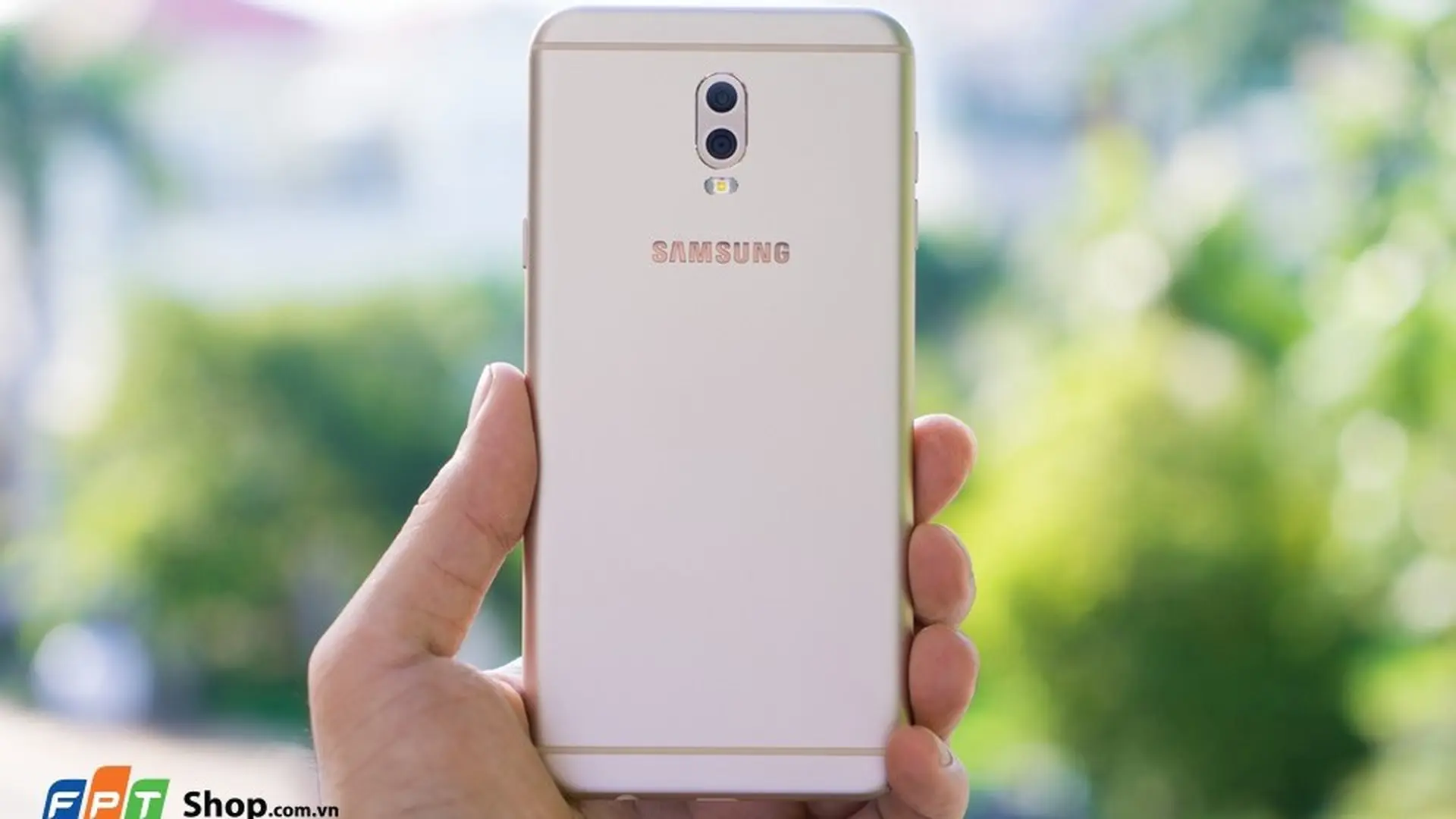 Samsung Galaxy J7+ giảm giá, có nên mua trong phân khúc 7 triệu?