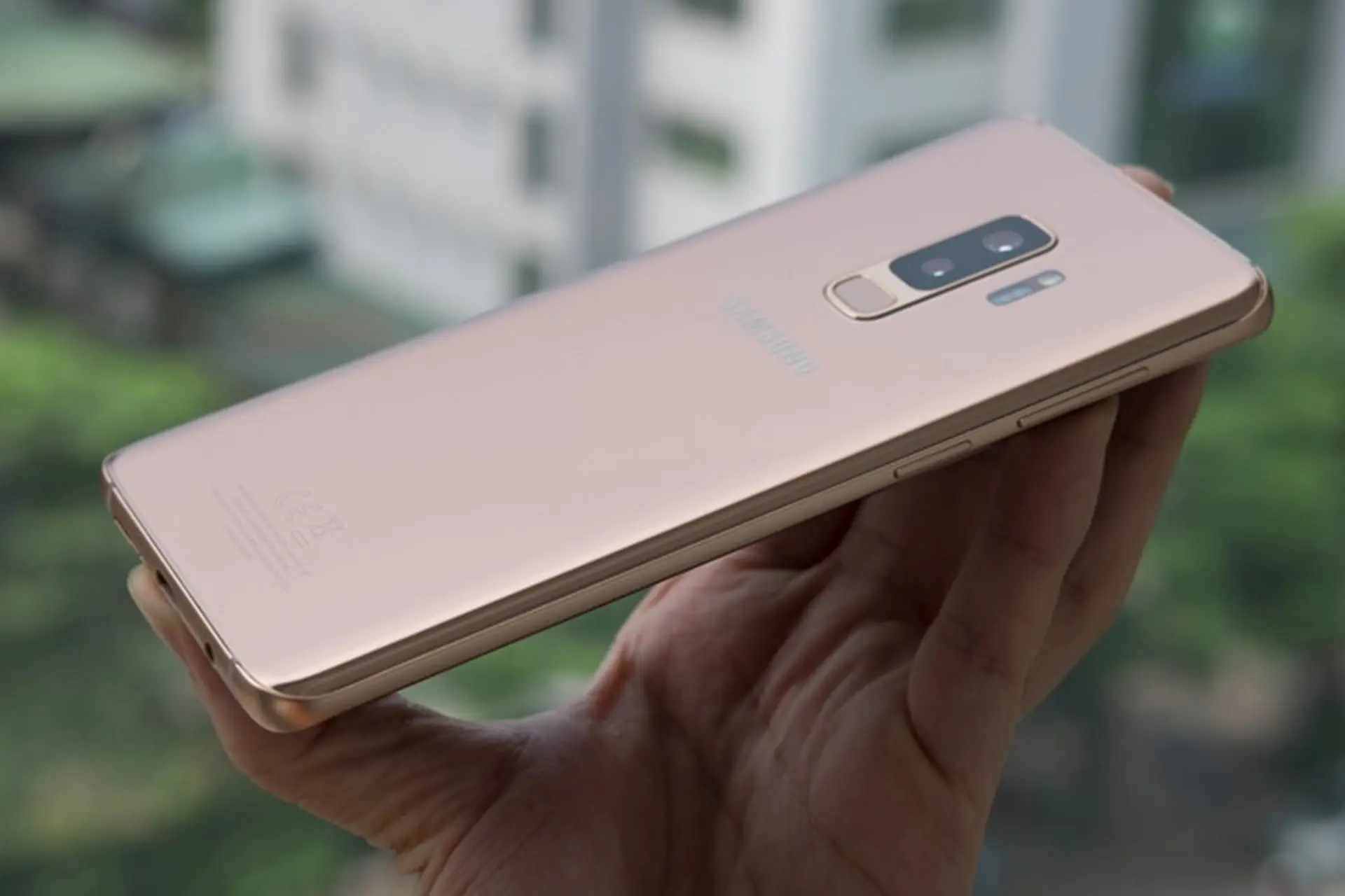6 smartphone đỉnh cao đọ thời lượng pin thực tế