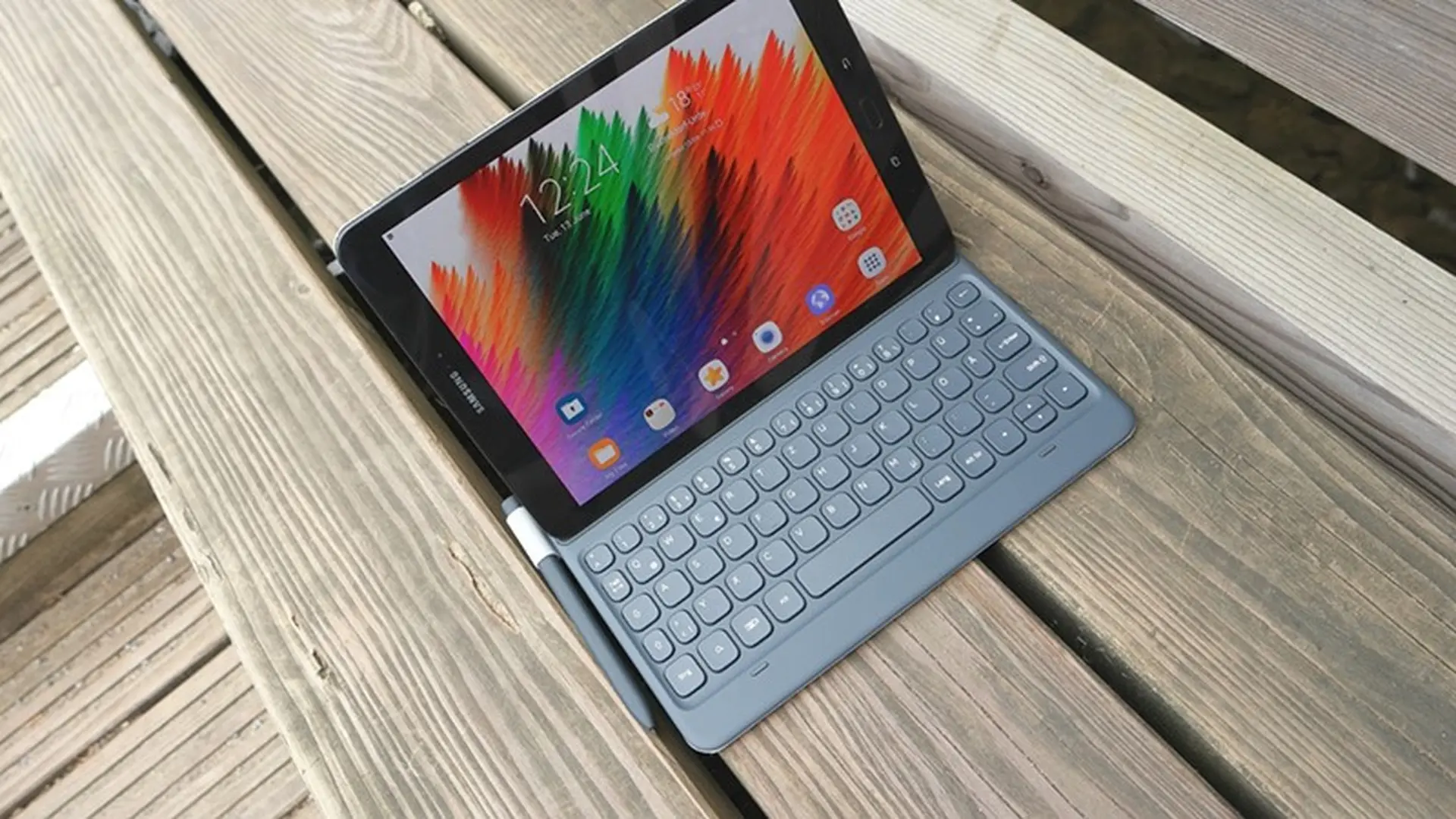 Hình ảnh đầu tiên của Galaxy Tab S4 xuất hiện, màn hình dài hơn Tab S3