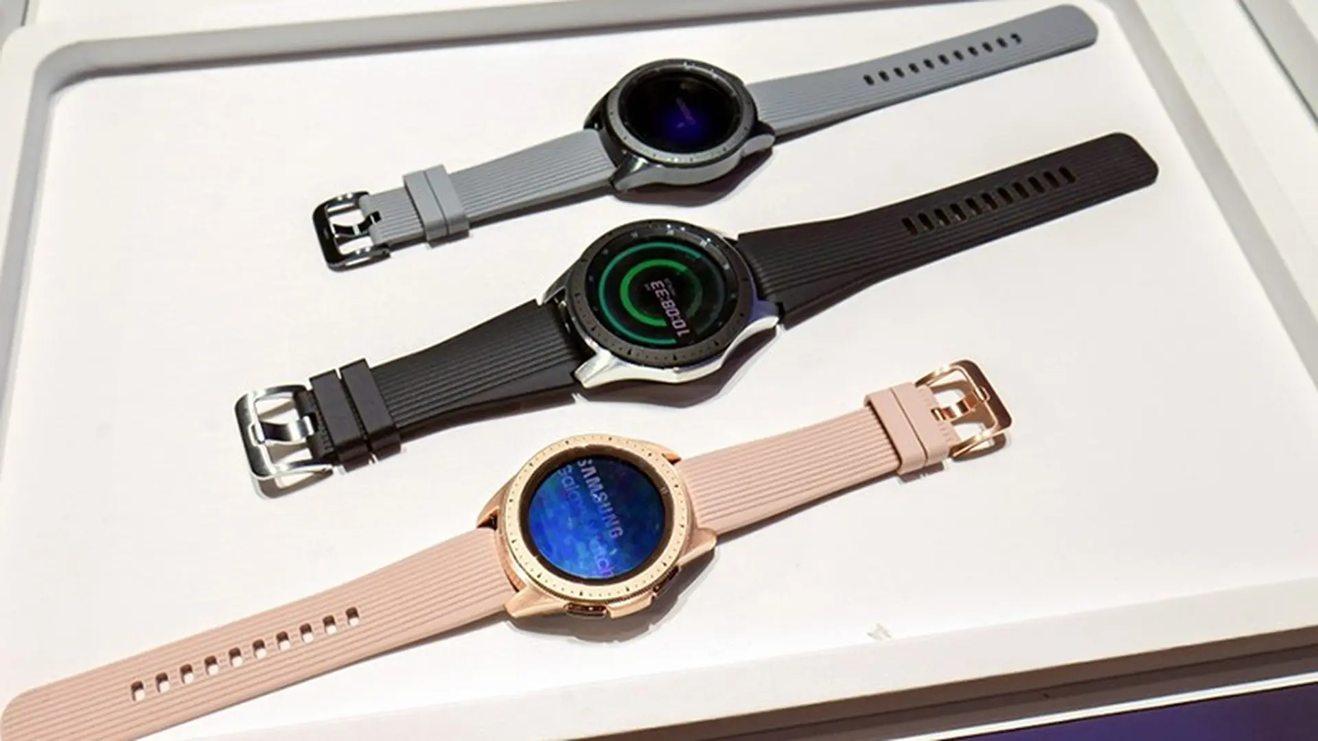 Trên tay Galaxy Watch - rất giống Gear S3, có thêm bản LTE