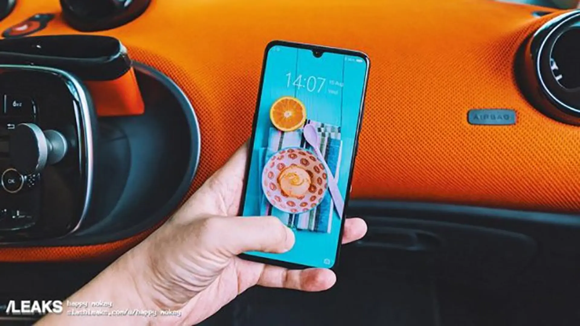 Vivo X23 lộ diện rõ nét trong video quảng cáo chính thức, xác nhận màn hình chữ V
