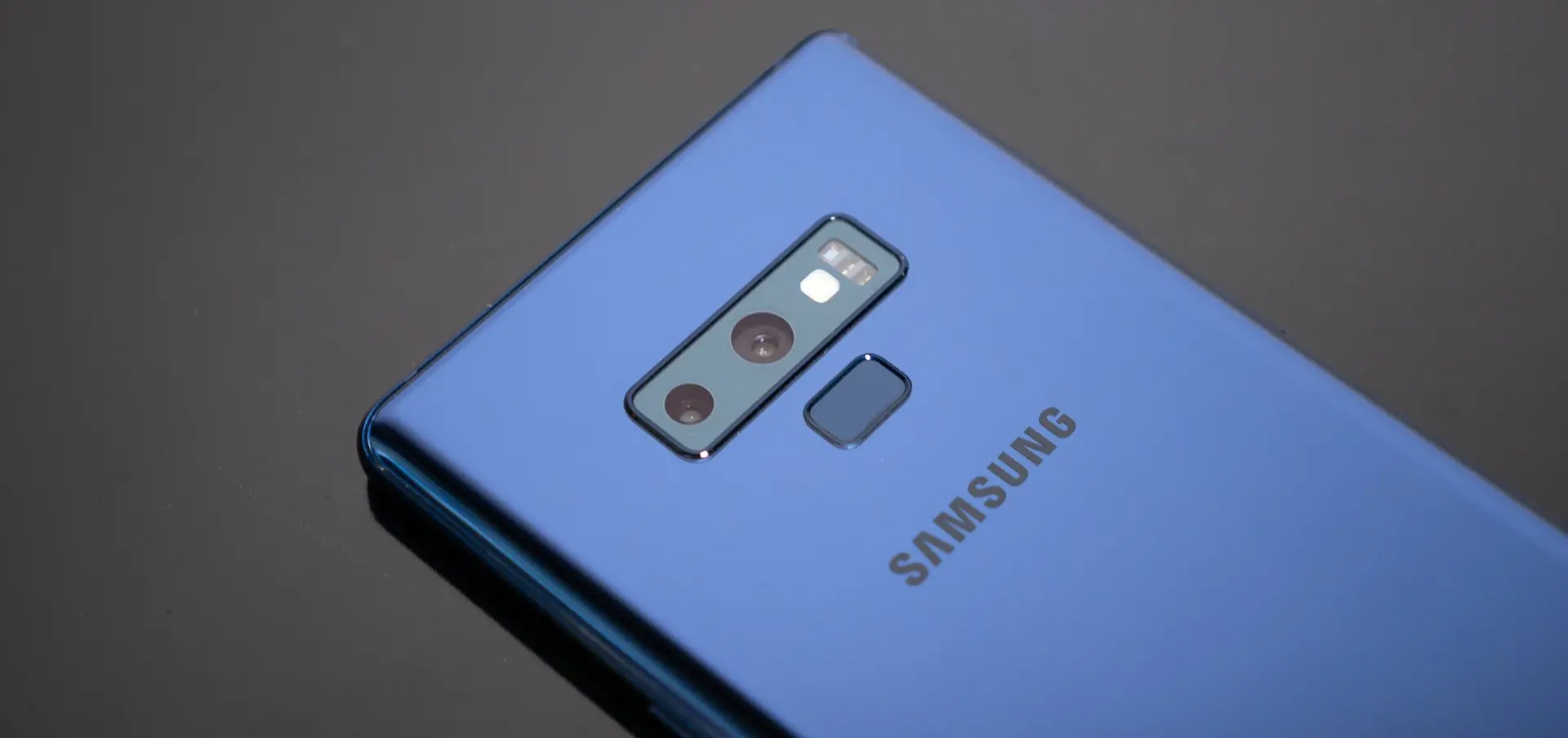 Có gì bên trong hệ thống làm mát nước - carbon trên Galaxy Note 9?