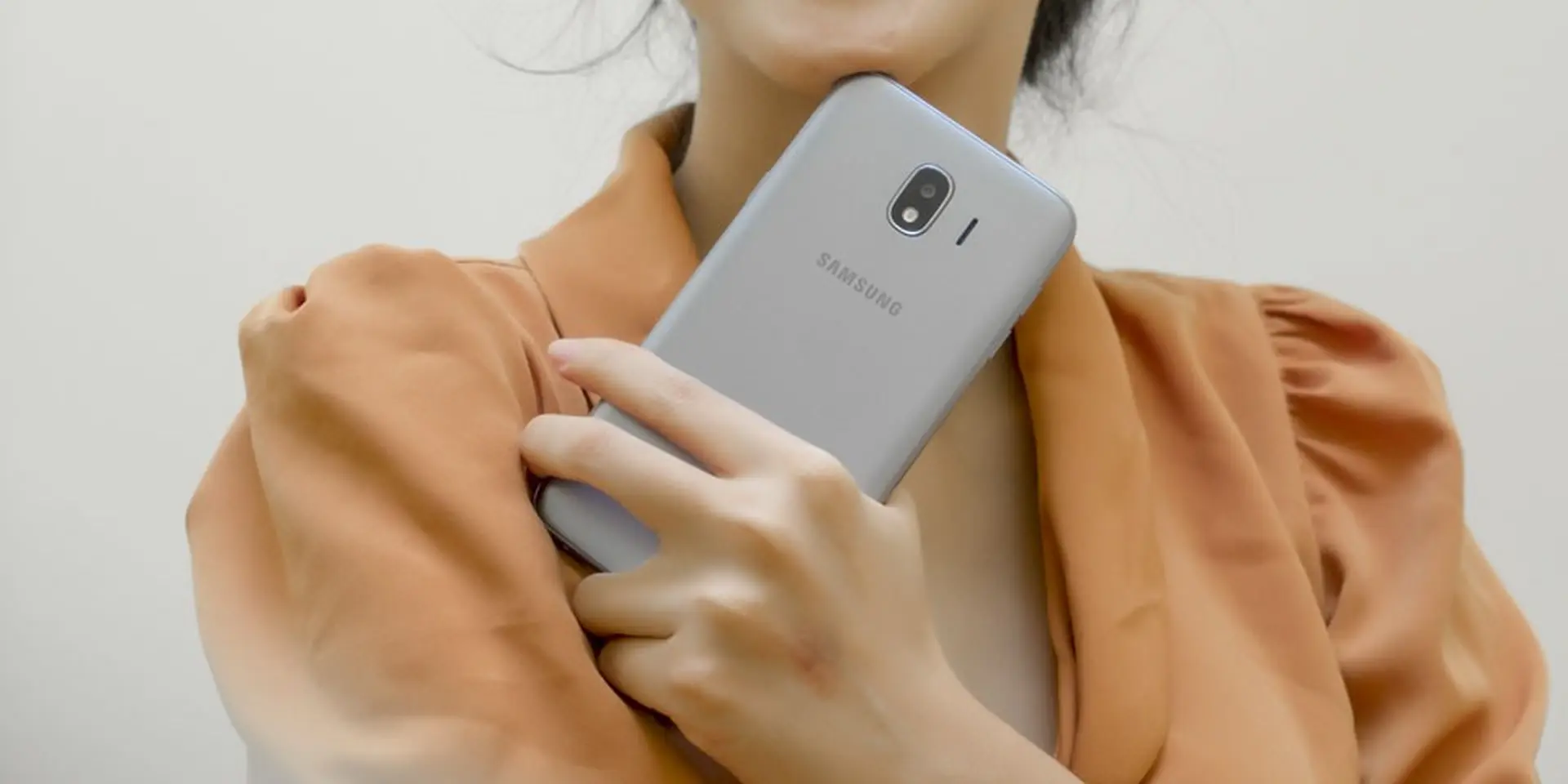 Chiêm ngưỡng sắc đẹp của Galaxy J4 Lavender qua bộ ảnh của FPT Shop