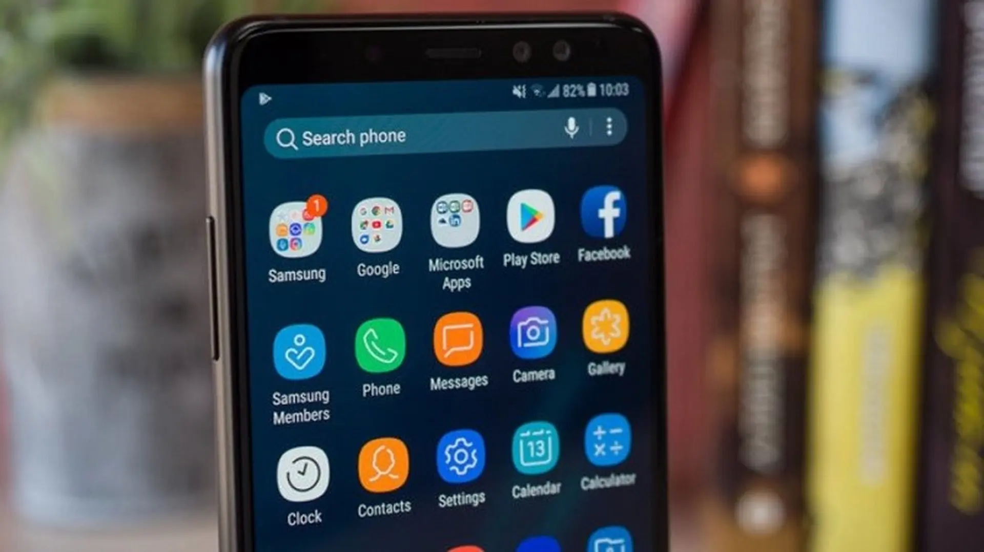 Smartphone mới xuất hiện trên trang Web chính thức, khả năng là Galaxy A8+ (2019)