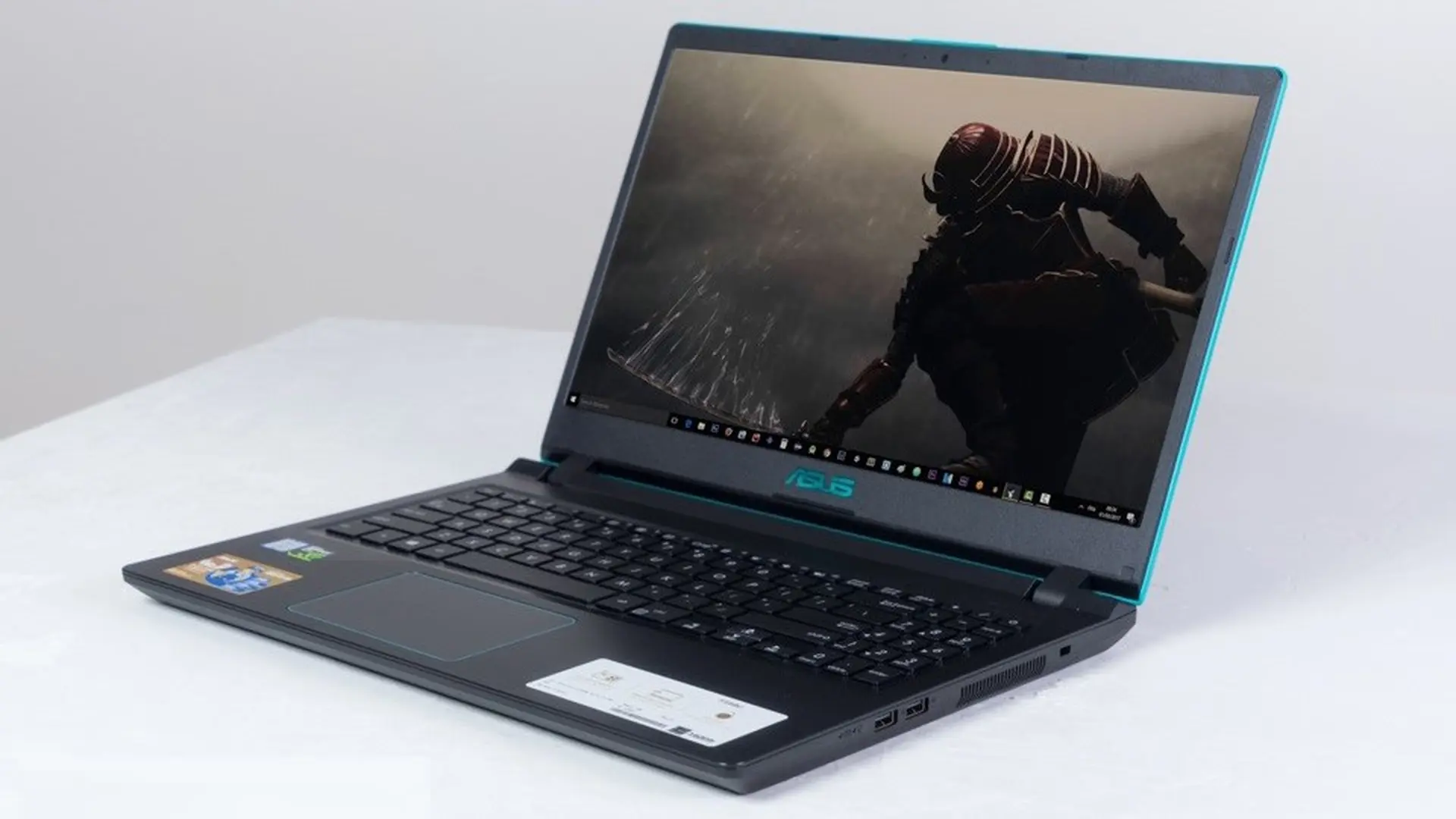 Trên tay Asus F560UD: Thiết kế hiện đại, hiệu năng vượt trội