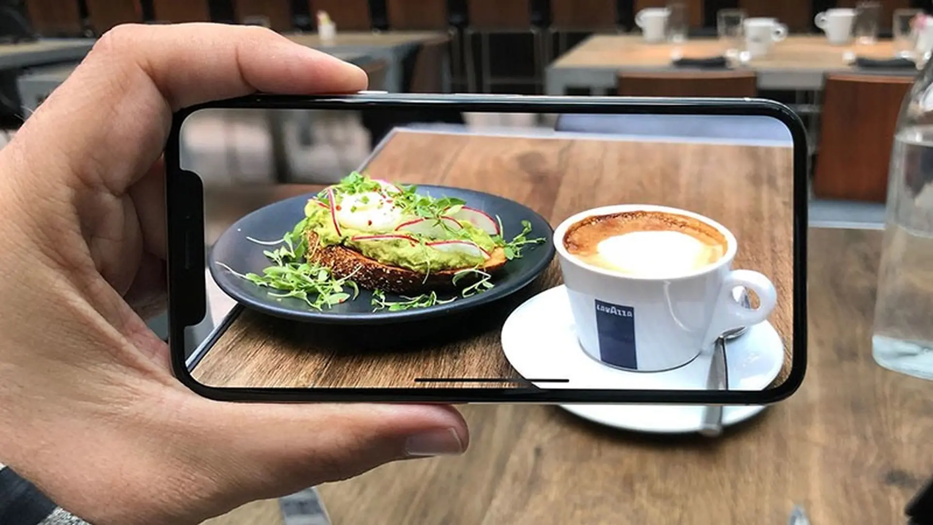 Quá trình biến hóa không tưởng của những chiếc iPhone