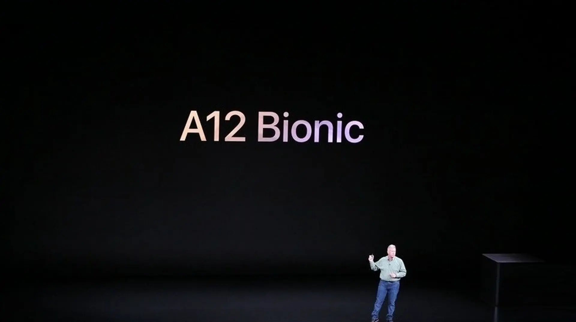 Apple gọi Apple A12 là con chip thông minh mạnh mẽ nhất trên một chiếc smartphone