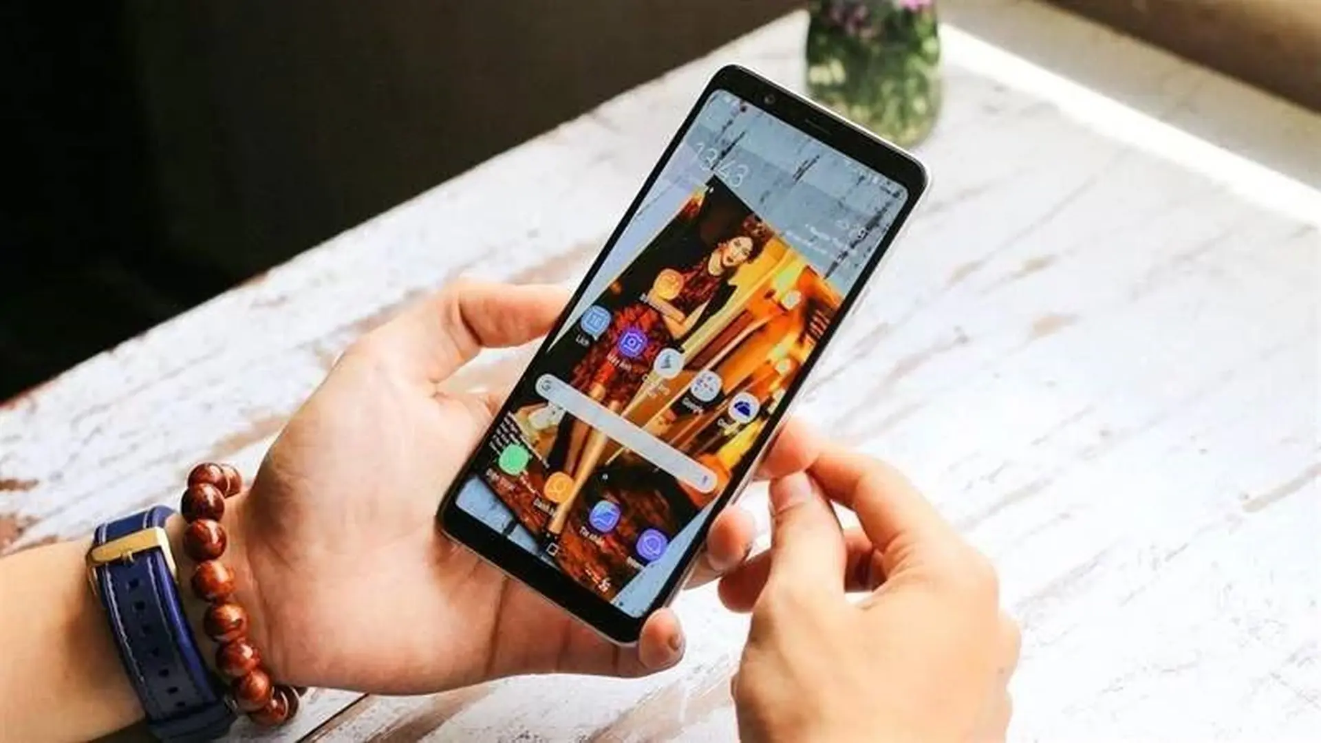 Xuất hiện Galaxy A9 Pro, smartphone Samsung đầu tiên có 4 camera sau và dùng chip SD 710