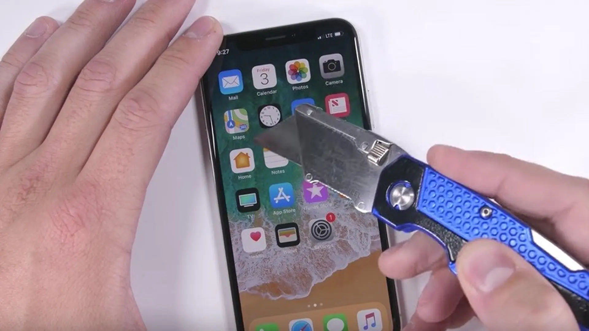 iPhone tương lai sẽ không bị trầy xước, bẻ cong
