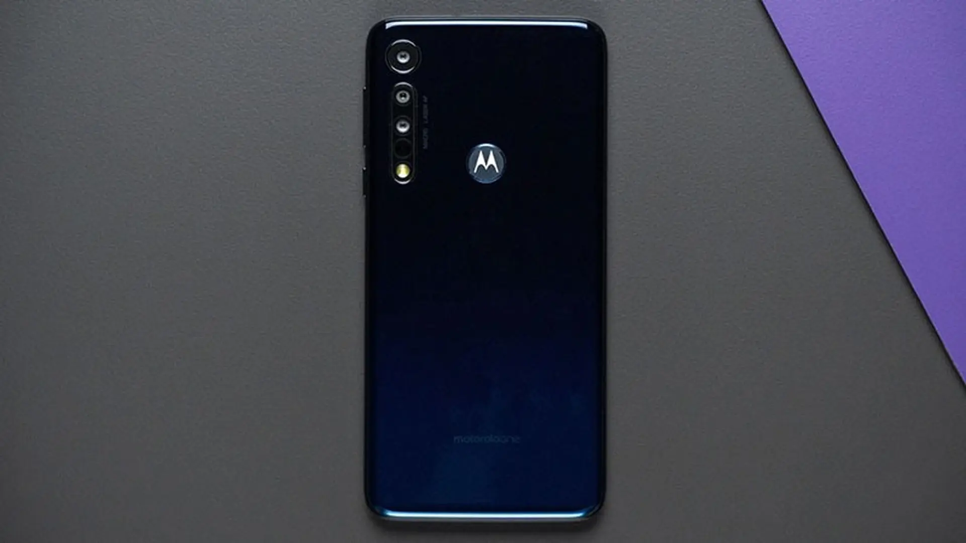 Trên tay Motorola One Macro: Ống kính Macro Vision, Helio P70, giá hơn 3 triệu đồng