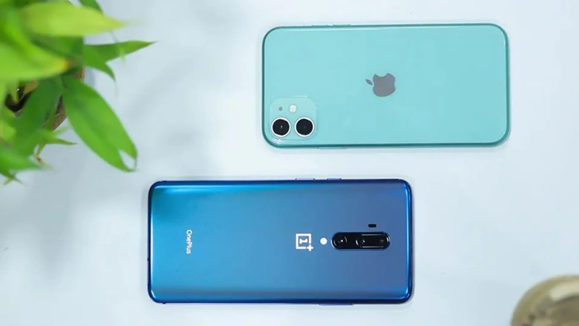 So sánh OnePlus 7T Pro vs iPhone 11: Cuộc chiến cân sức