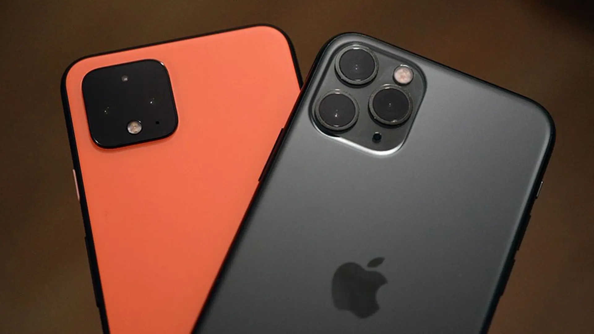 So sánh iPhone 11 Pro và Google Pixel 4: Mèo nào cắn mỉu nào?