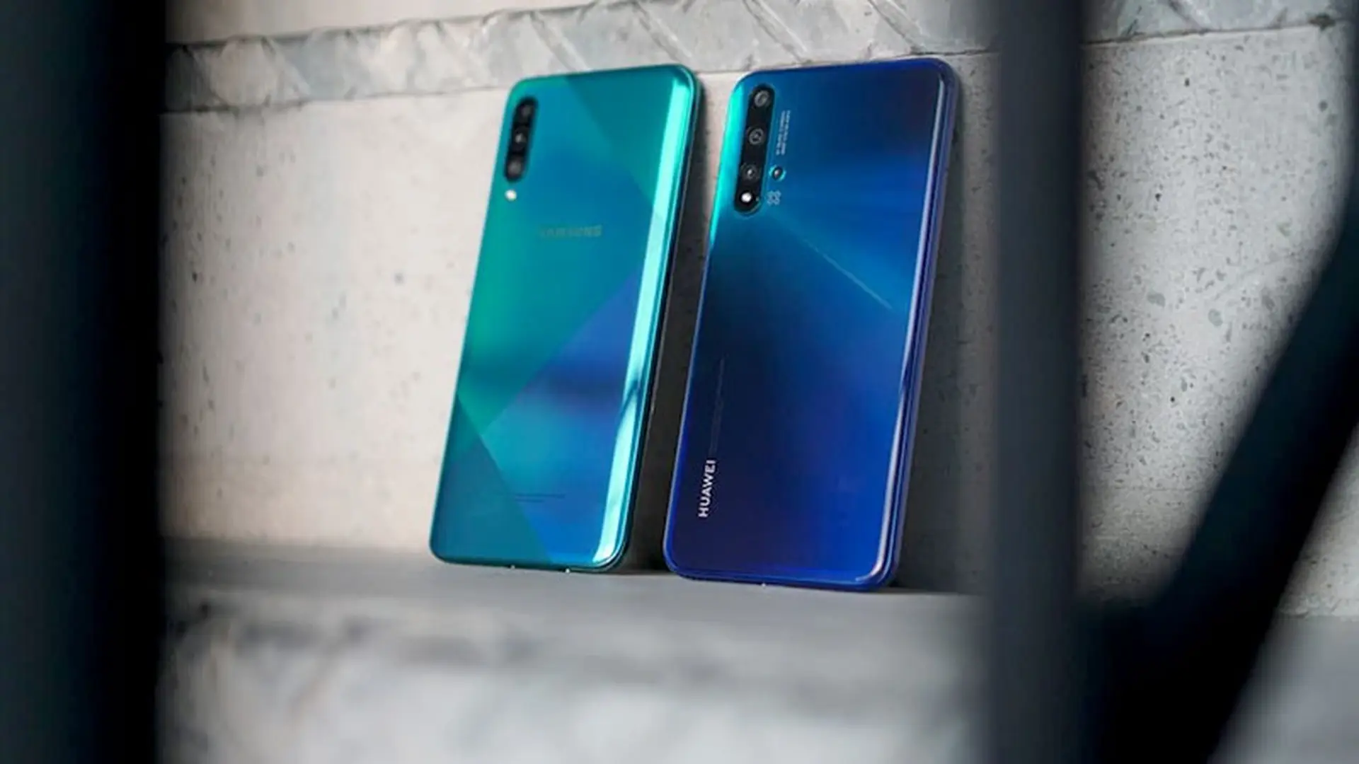 So sánh Huawei Nova 5T vs Samsung Galaxy A50s: Cân tài, cân sức