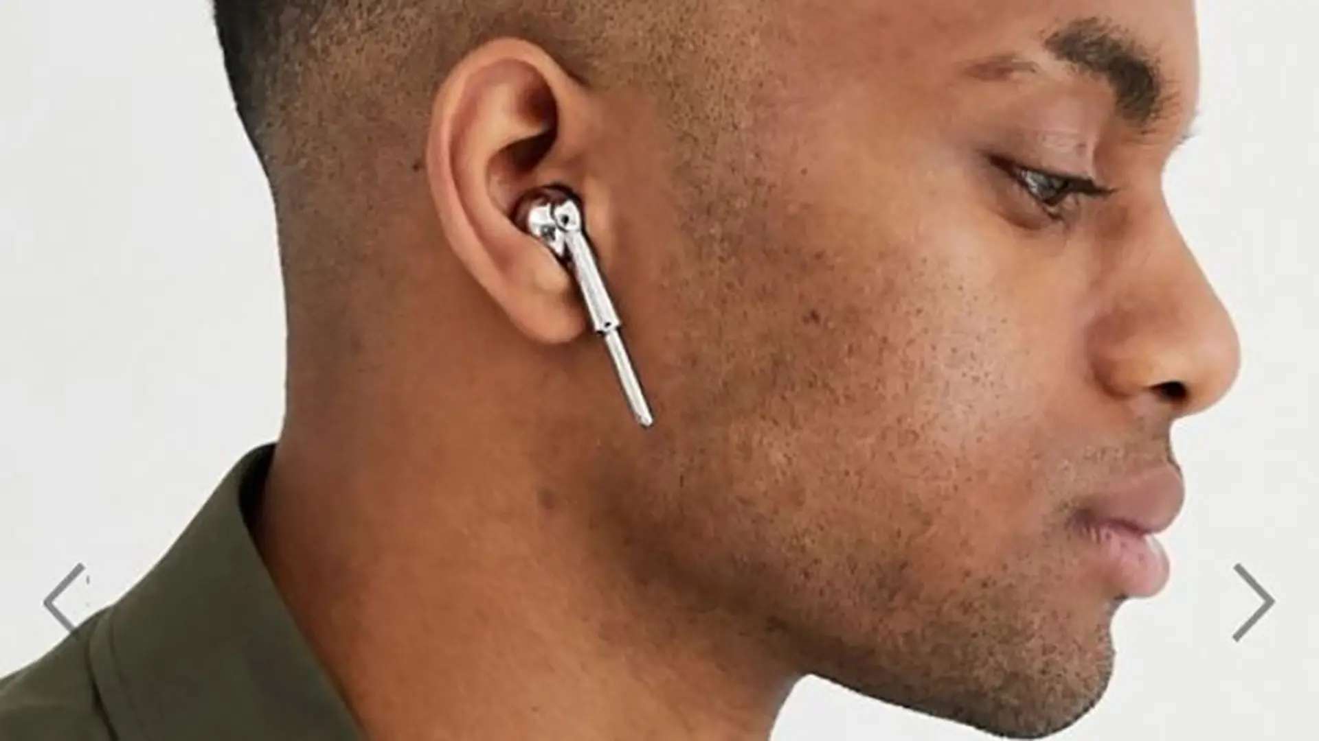 Chiếc earbuds này của ASOS trông giống AirPods đến lạ lùng nhưng chỉ đeo cho “ngầu”