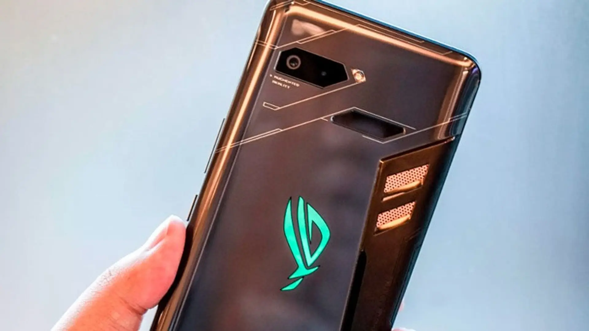 Siêu phẩm ASUS ROG Phone 'dừng chân' với nền tảng Android 8.0 Oreo
