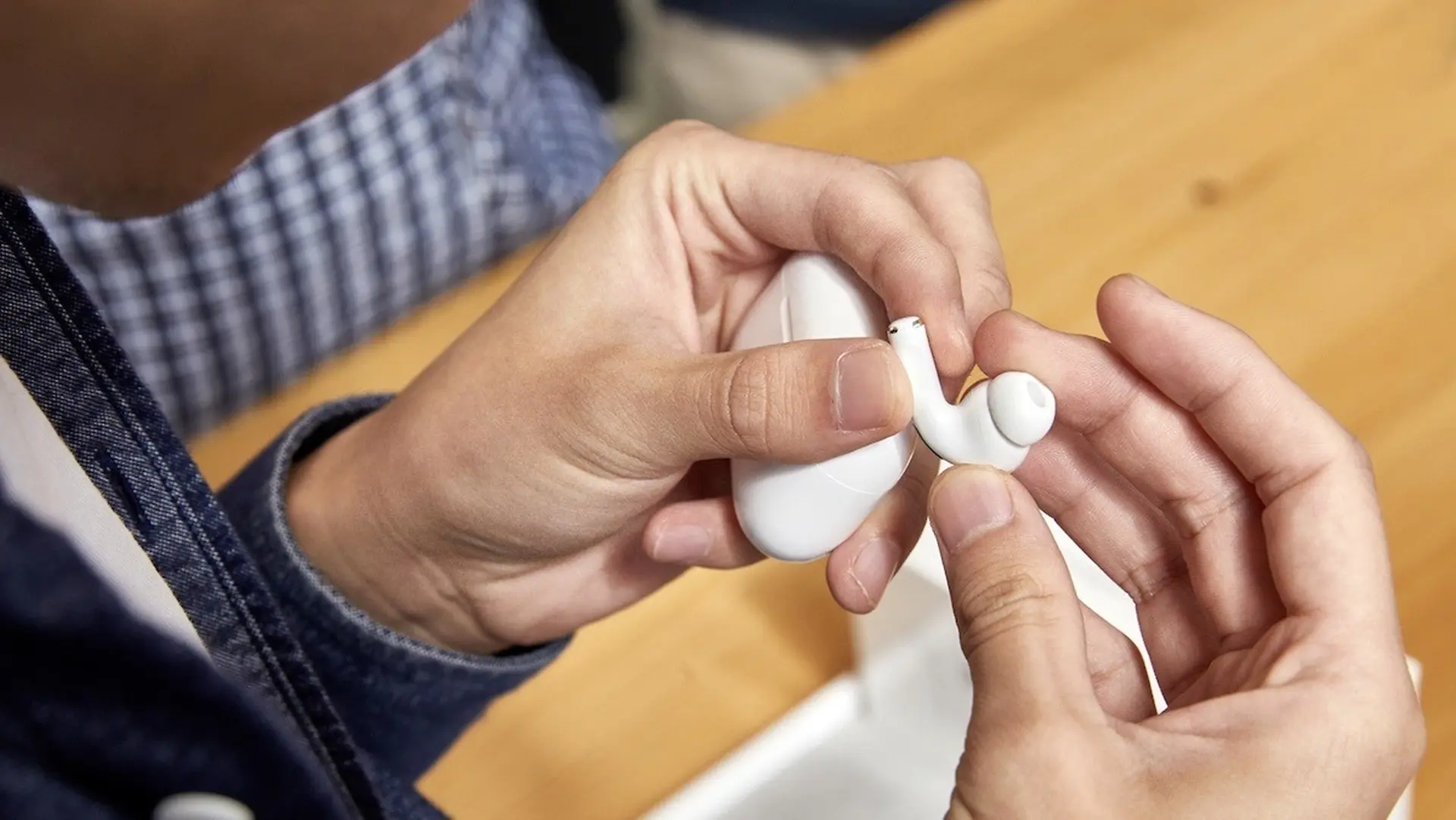 Apple chia sẻ những hình ảnh ngày đầu mở bán AirPods Pro ở khắp nơi trên thế giới