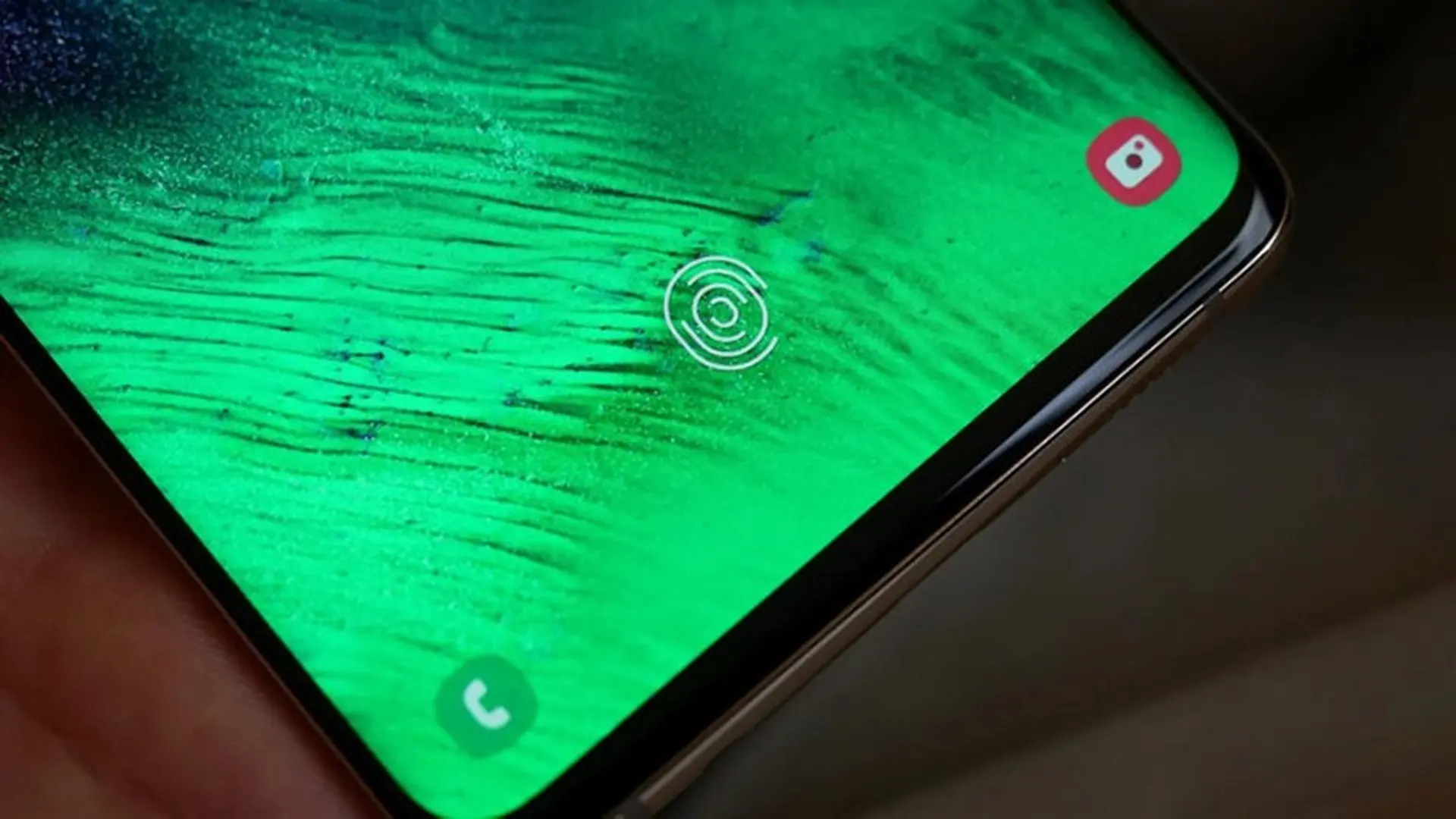 Sắp tới, smartphone Samsung có thể quét dấu vân tay khi bạn nhập mã pin