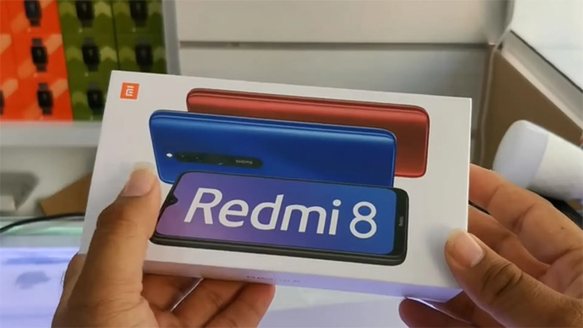 Video mở hộp Redmi 8 xác nhận Snapdragon 439 bên trong