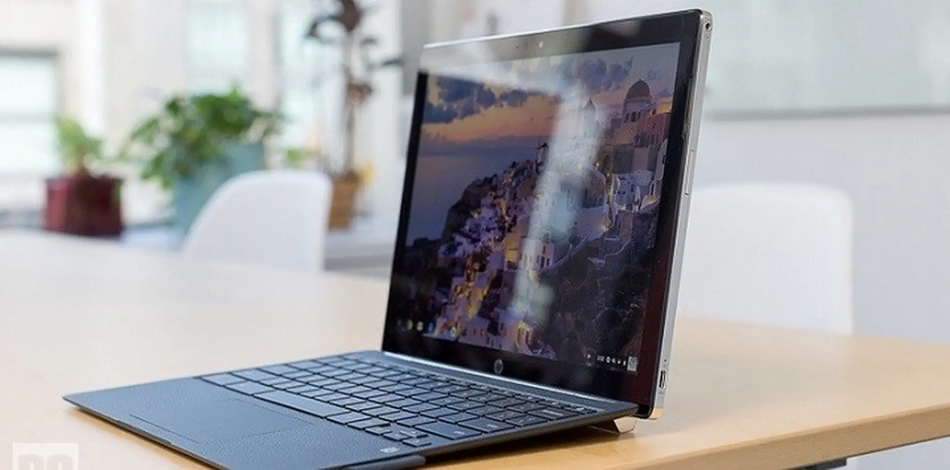 Những mẫu laptop chất lượng, giá cả hợp lý dành cho sinh viên không nên bỏ qua