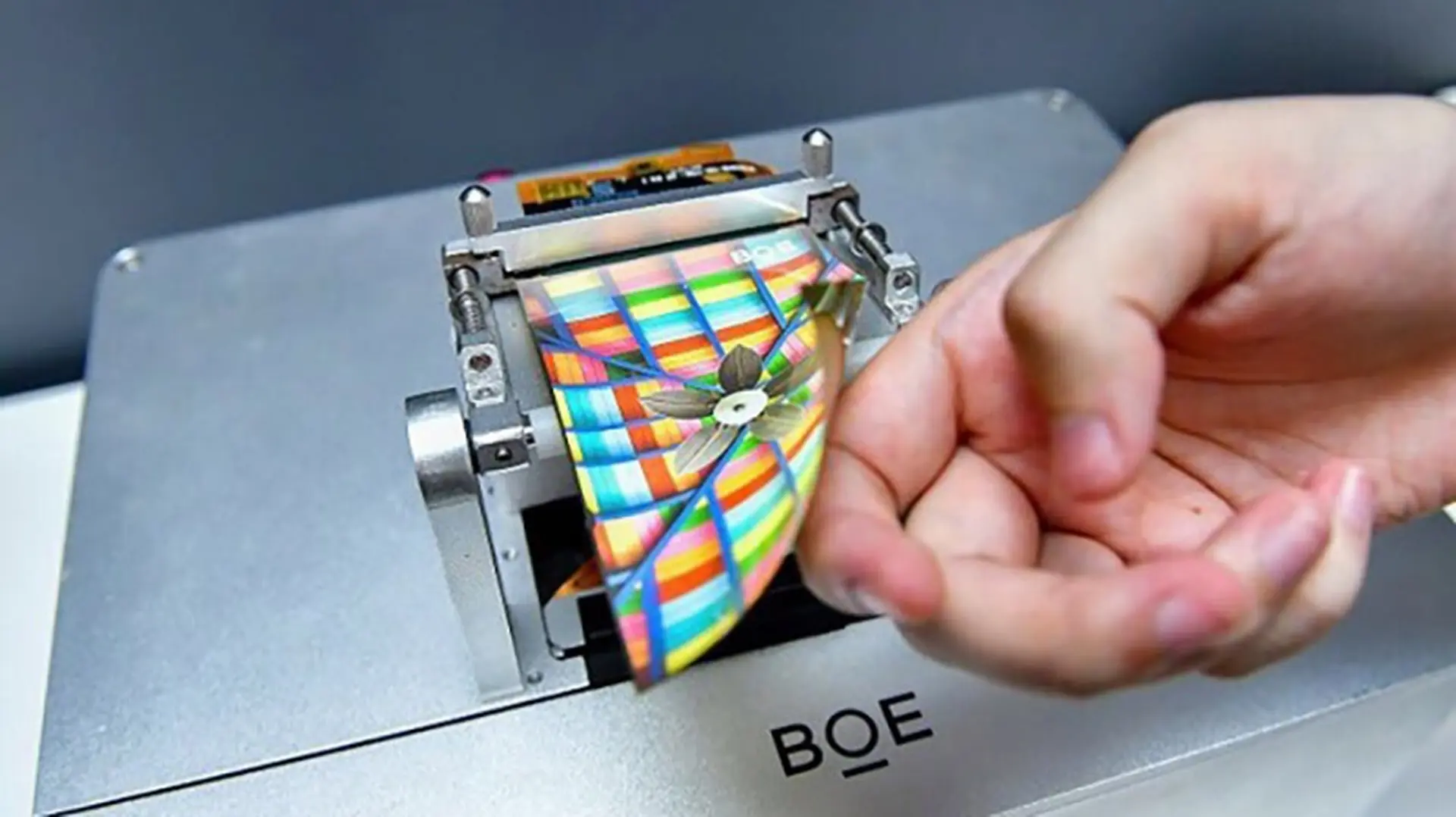 BOE bắt đầu sản xuất hàng loạt tấm nền micro OLED