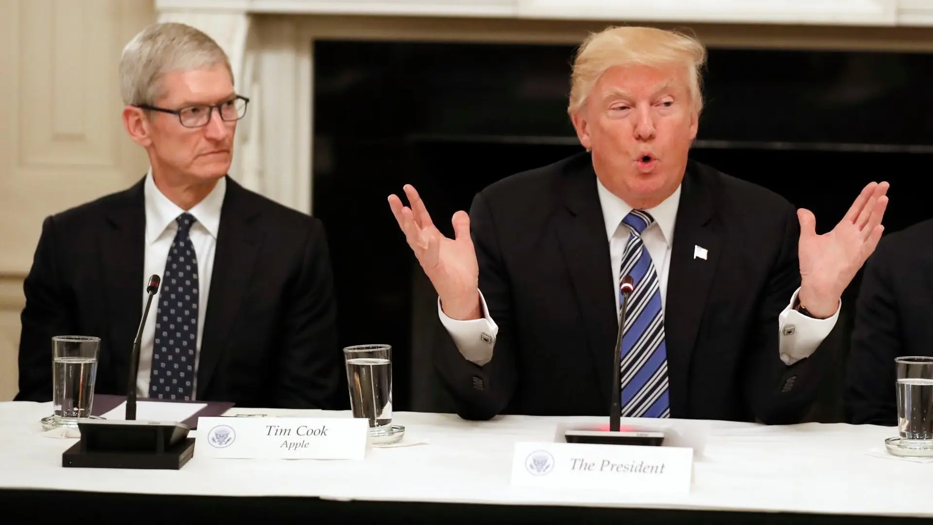 Tim Cook và Tổng thống Donald Trump cùng nhau thăm các cơ sở sản xuất tại Texas
