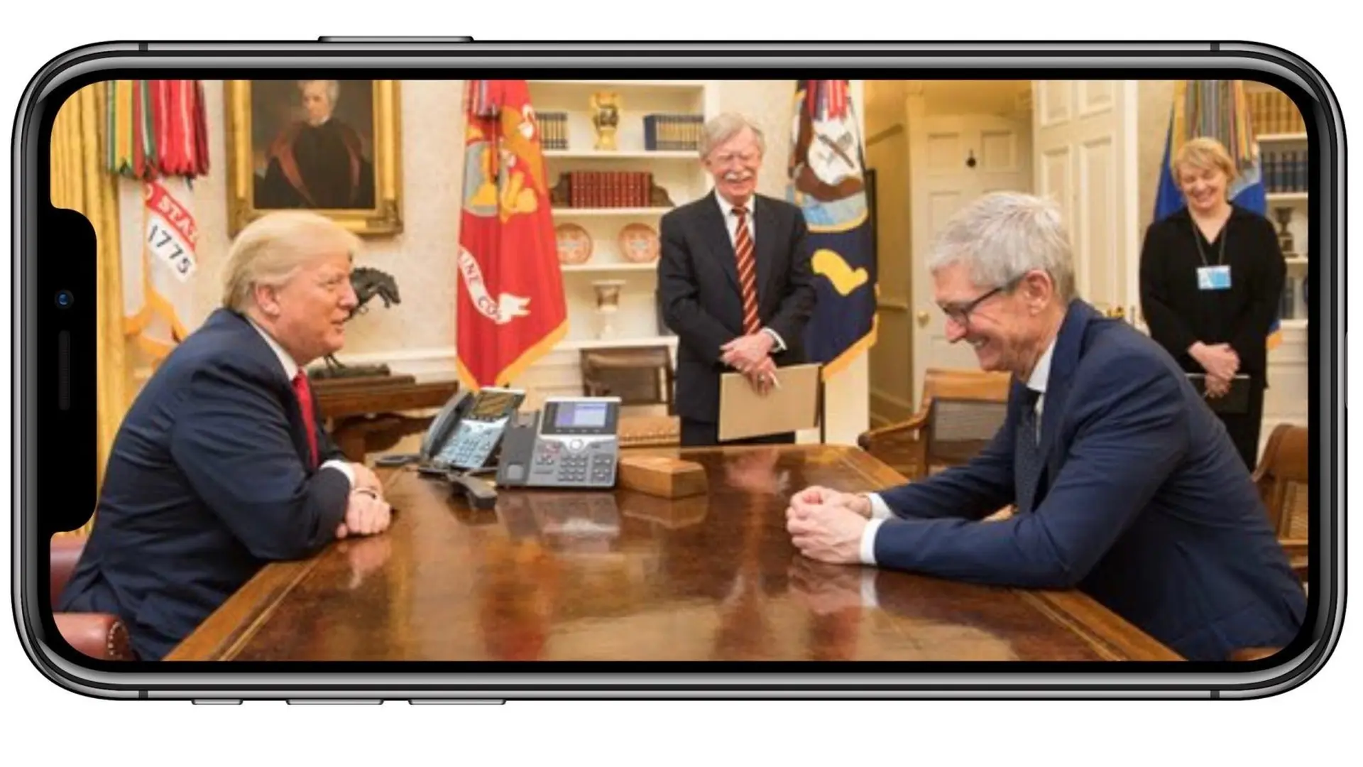 CEO Tim Cook và Tổng thống Trump sẽ đi thăm các nhà máy sản xuất ở Texas
