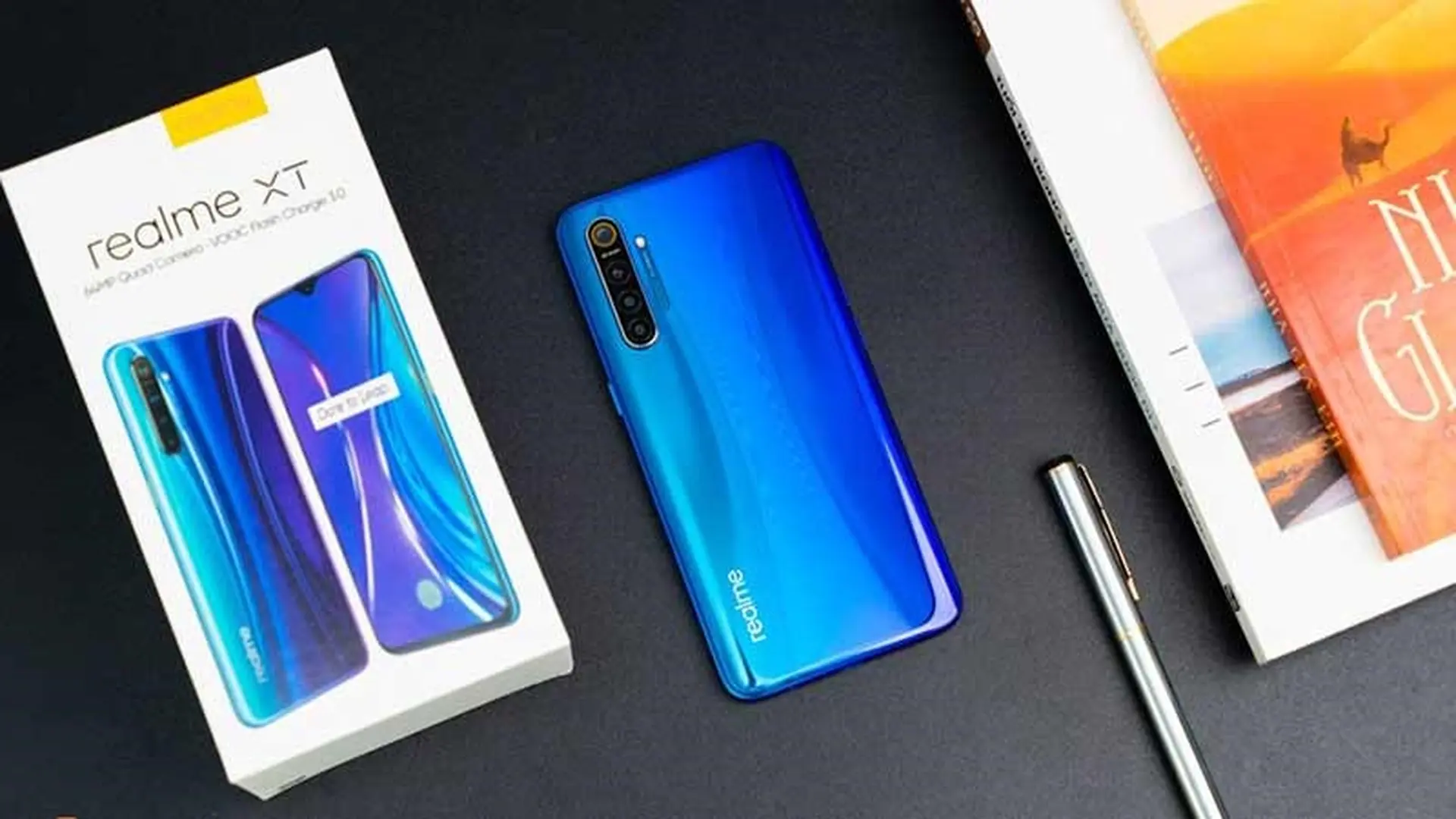 Giá chưa tới 8 triệu, bạn nhận được gì trên Realme XT?