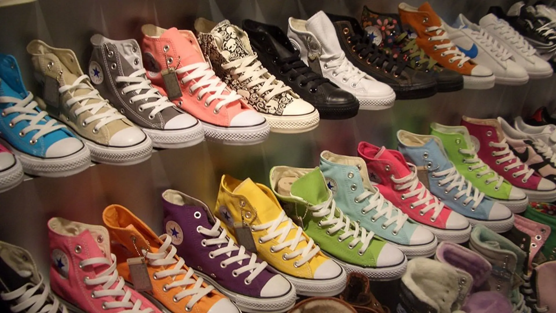Những màu Converse Chuck Taylor gắn liền với hình ảnh giới trẻ