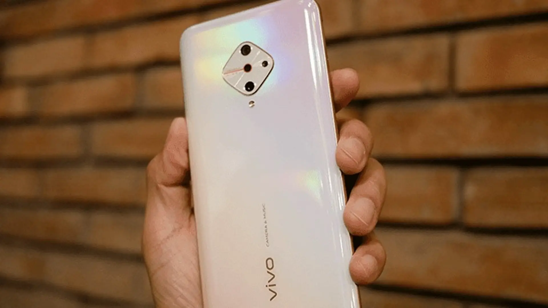 Trên tay và những ấn tượng đầu tiên về Vivo S1 Pro