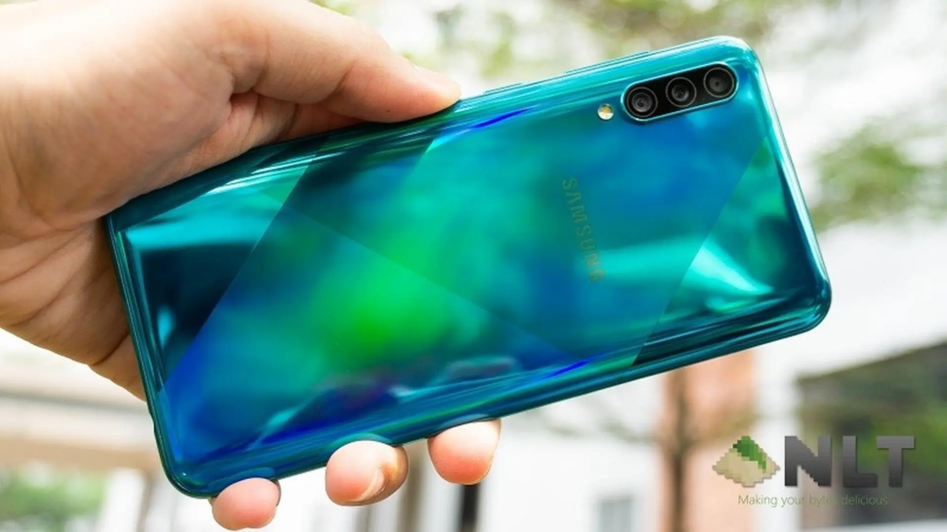 Samsung Galaxy A30s: sự lựa chọn an toàn trong tầm giá 6 triệu