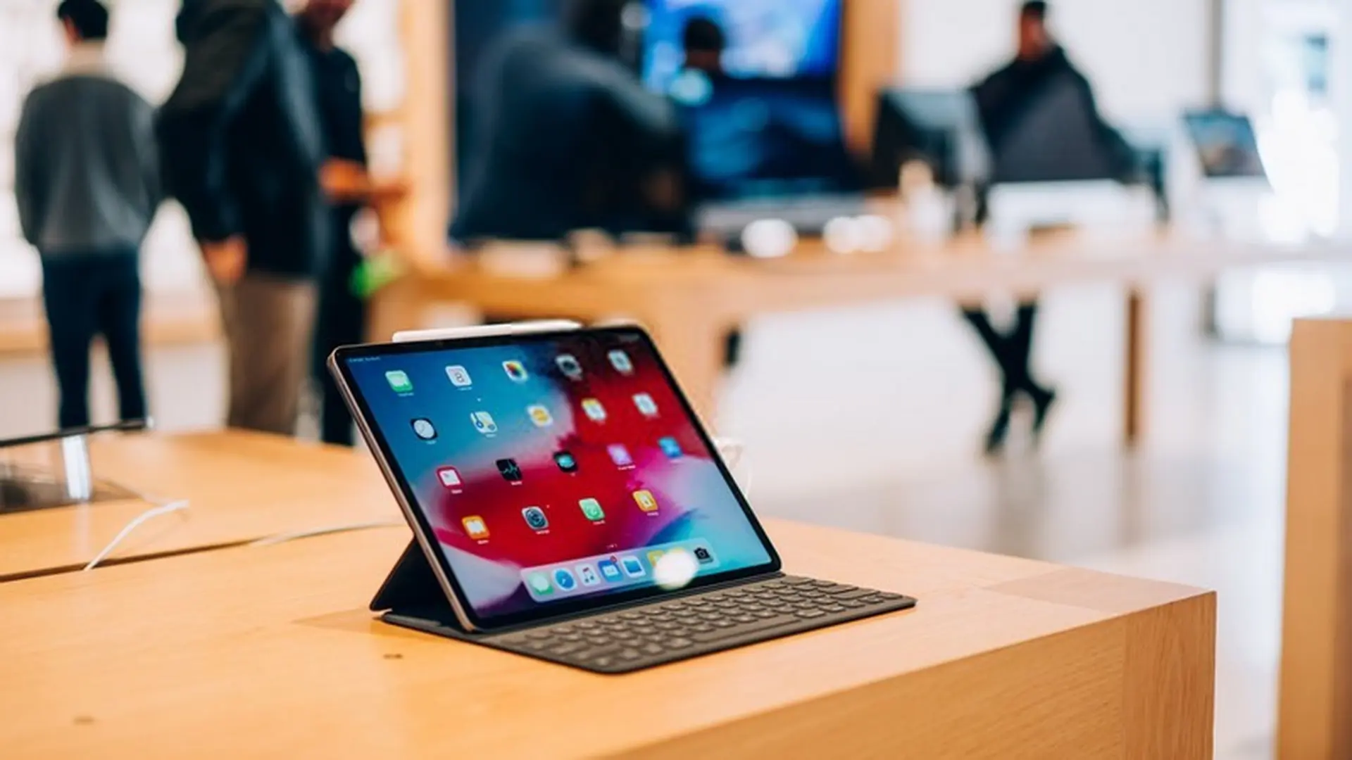 Điều khiển âm thanh trên các thiết bị trên iPadOS 13