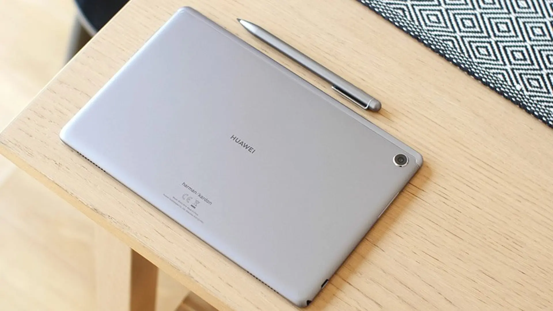 Có gì hấp dẫn bên trong Huawei MediaPad M5 Lite?
