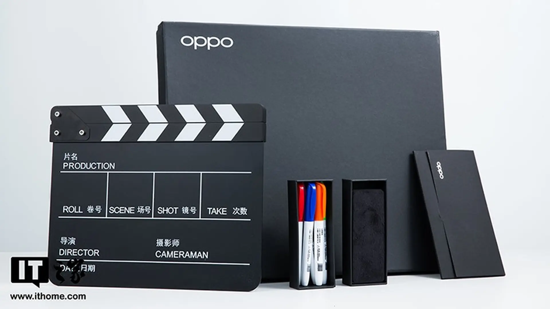 Thư mời ra mắt OPPO Reno 3 có thiết kế cực “độc”