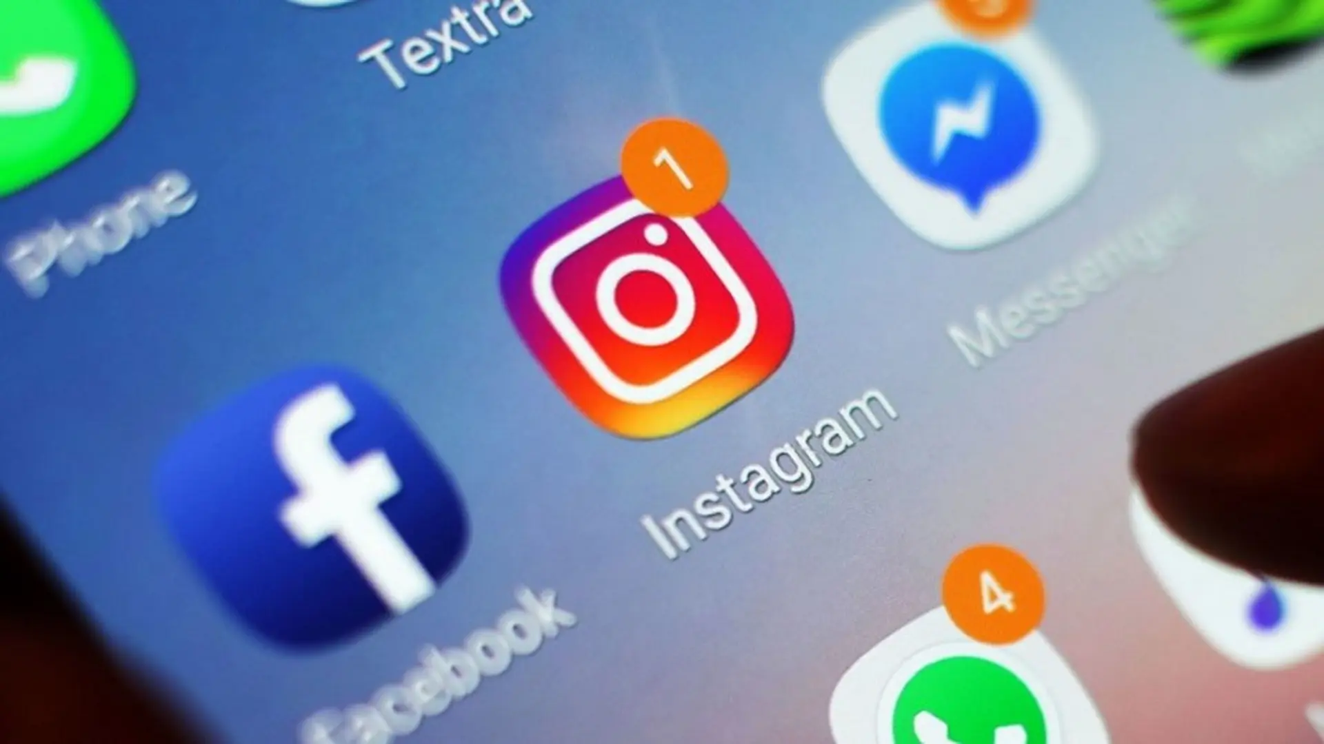 Instagram sẽ tự động dán nhãn nội dung giả mạo cho các đường link của Facebook