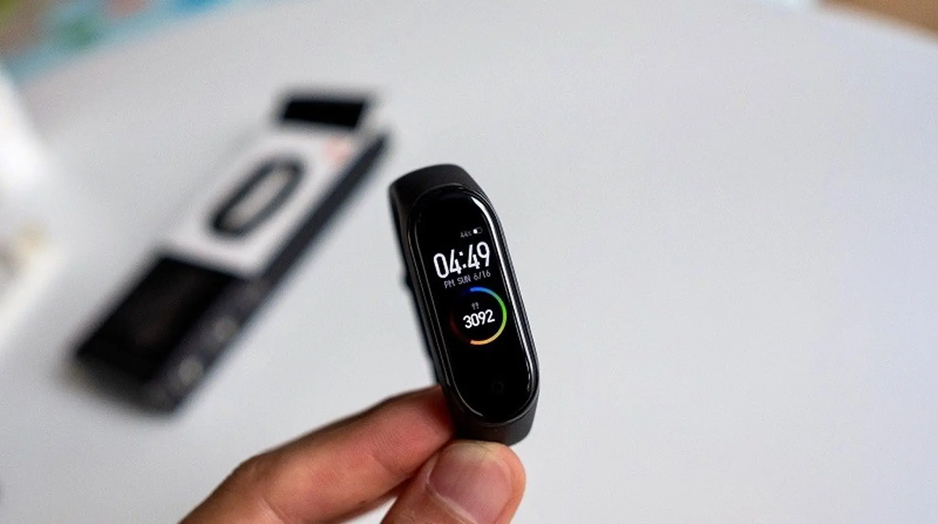 Thật bất ngờ, Mi Band 4 là vòng đeo tay bán chạy nhất tại Nhật Bản
