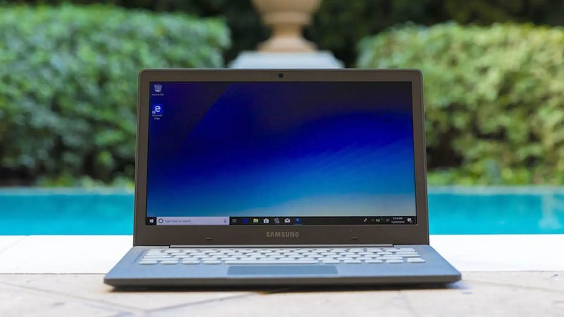 Trên tay Samsung NoteBook Flash: Màn Full HD, cảm biến vân tay, USB-C, giá chỉ 350 USD